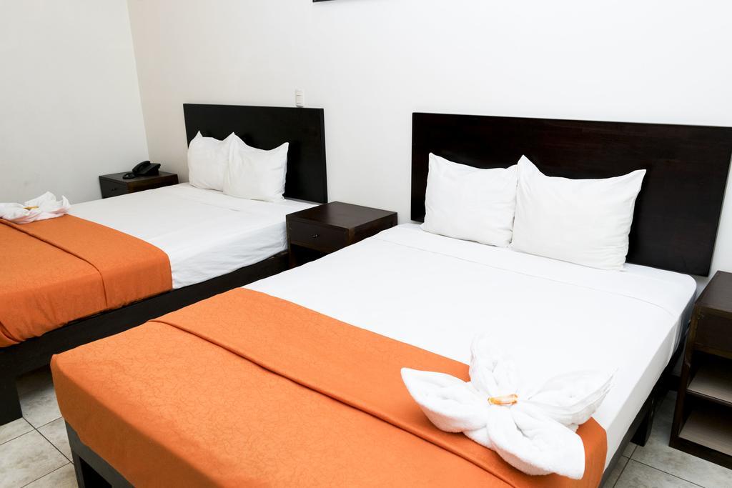 Hotel Puntarenas Beach ภายนอก รูปภาพ