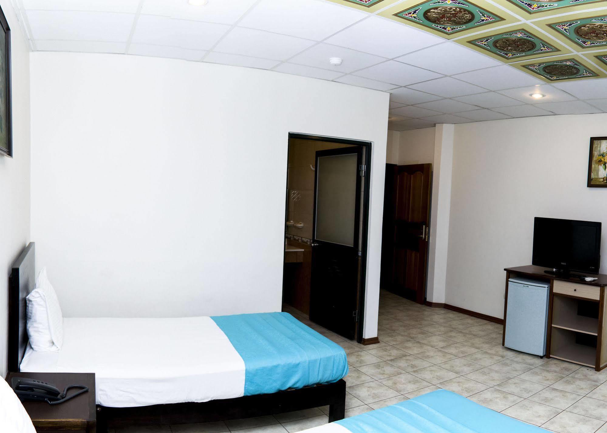Hotel Puntarenas Beach ภายนอก รูปภาพ