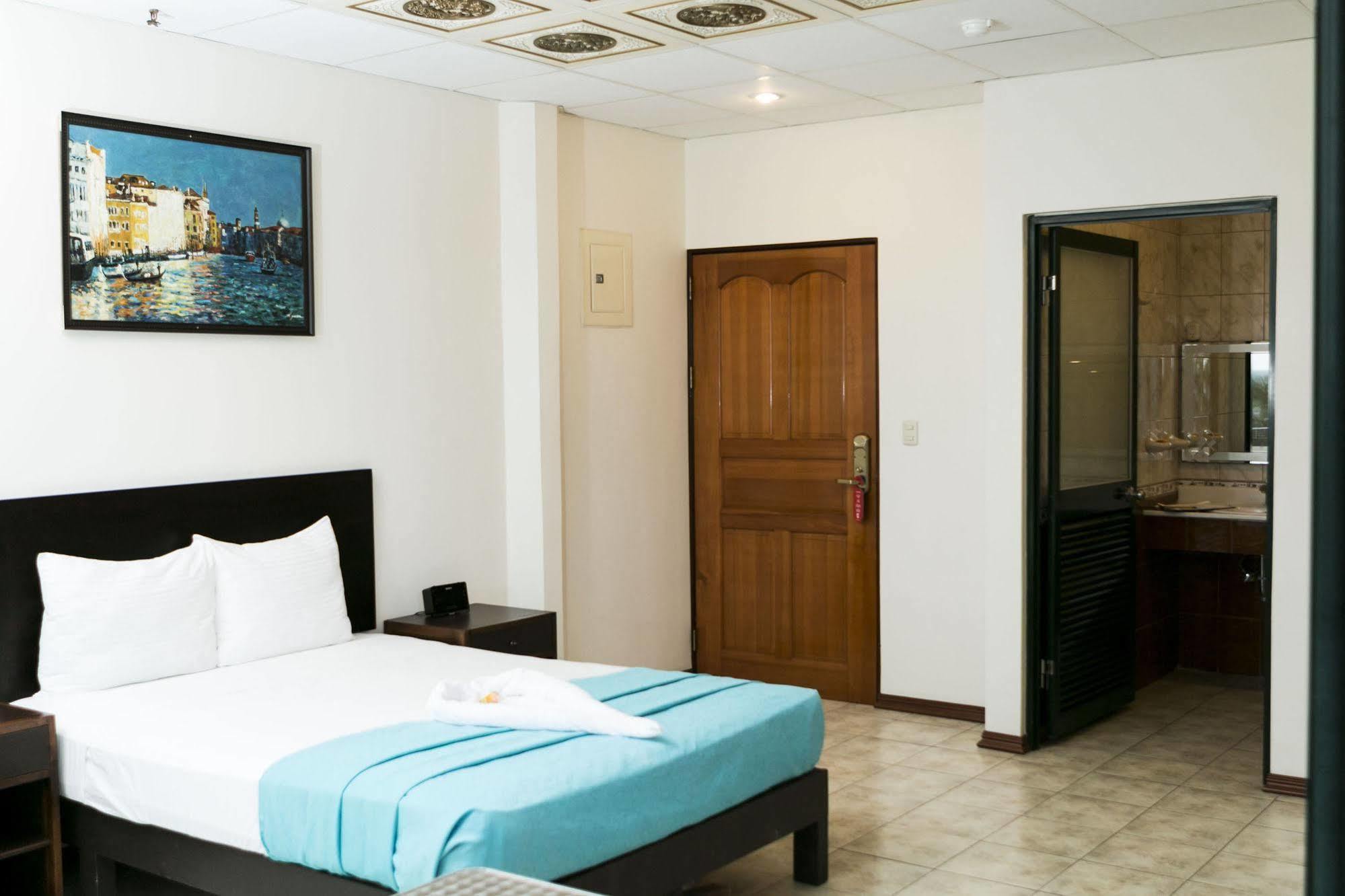Hotel Puntarenas Beach ภายนอก รูปภาพ