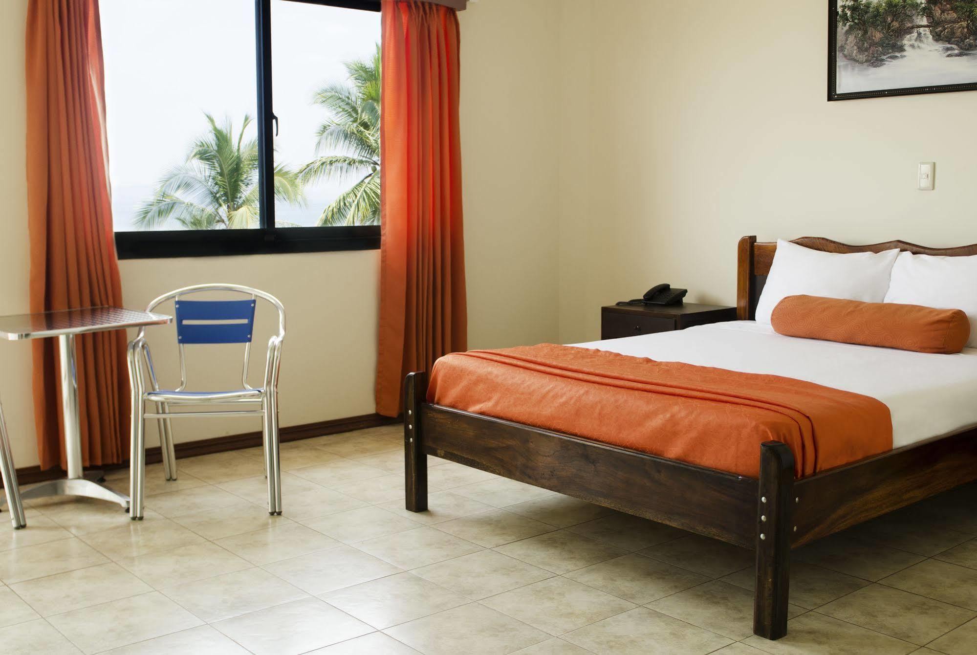 Hotel Puntarenas Beach ภายนอก รูปภาพ