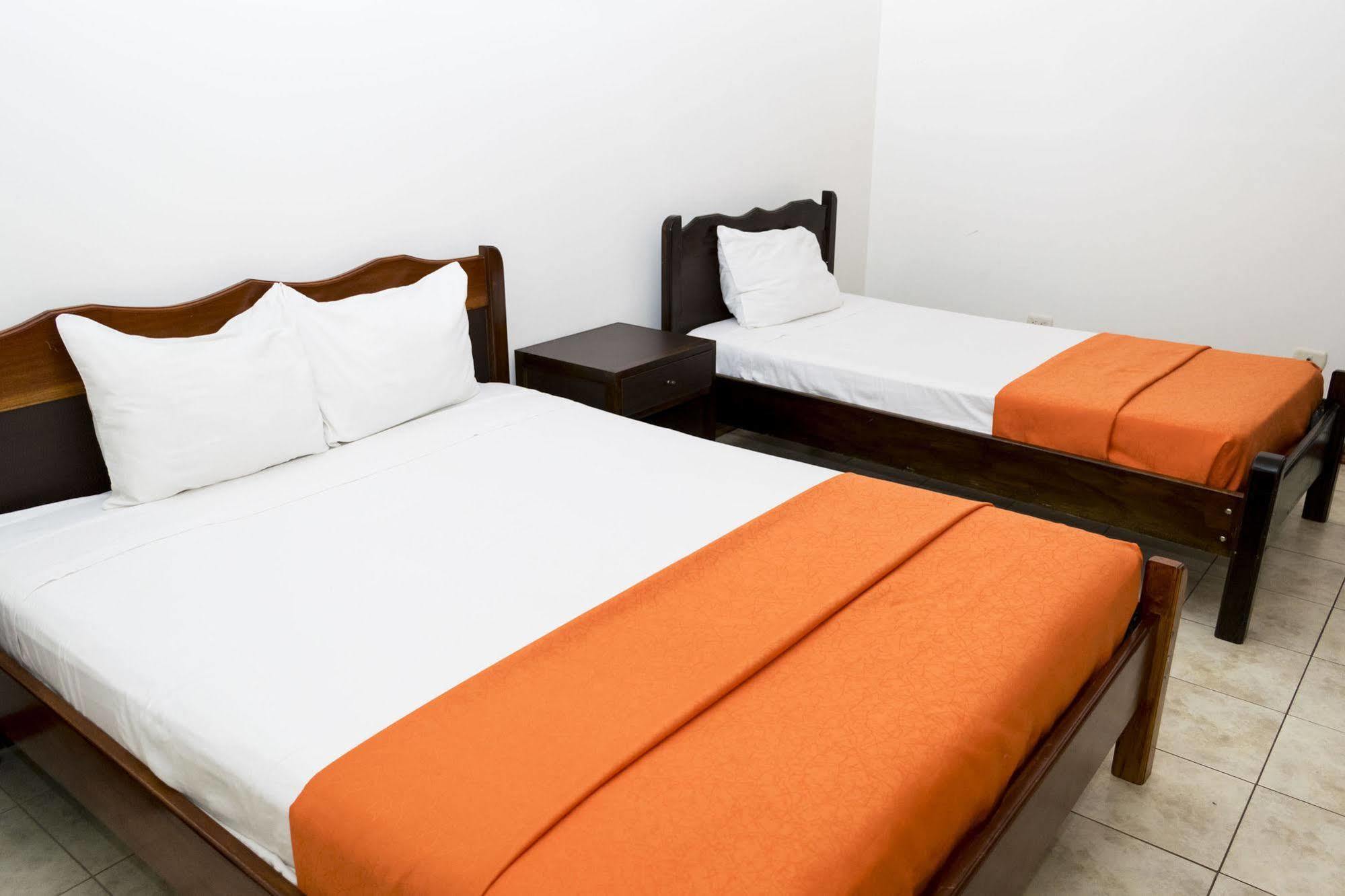 Hotel Puntarenas Beach ภายนอก รูปภาพ
